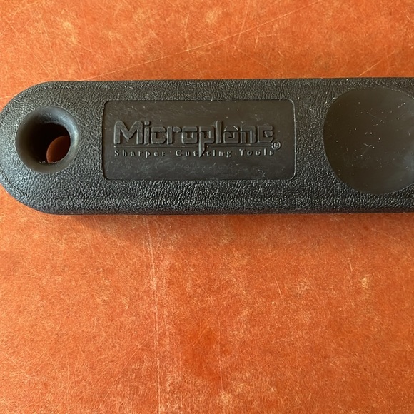 Microplane Fine Cheese Grater & Zester Black - Picture 2 of 5